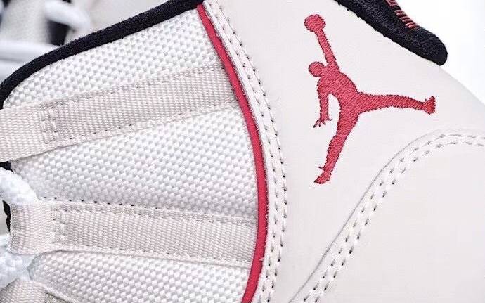 乔丹 Air Jordan 11 Platinum Tint 白红兔八哥碳纤篮球鞋