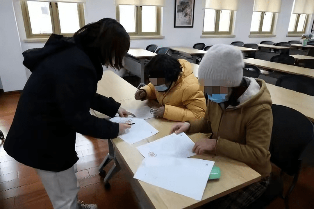 老年人理财？拉倒吧<strong></p>
<p>老年人理财</strong>，不被人骗光棺材本都得烧高香