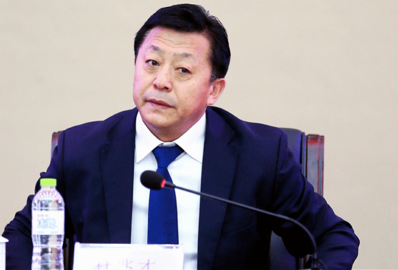 连打三“虎”：靠足球吃足球<strong></p>
<p>金融交易</strong>，靠金融吃金融，搞权色钱色交易
