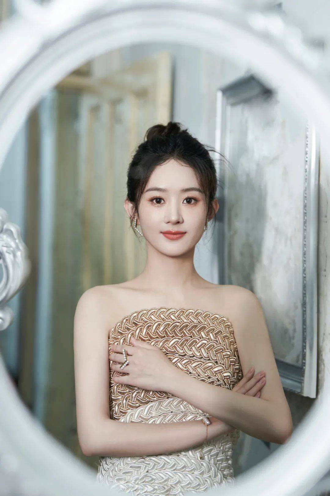 人气小花卖惨残疾<strong></p>
<p>币圈问答</strong>？赵丽颖投靠冯小刚？孙怡带娃度假？李溪芮退圈了？姨太问答