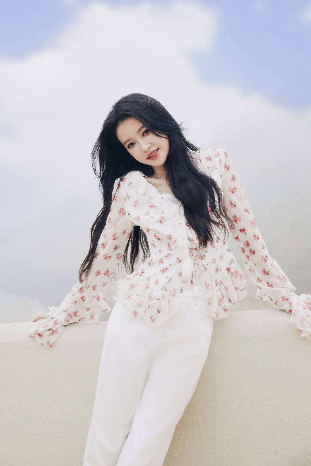 人气小花卖惨残疾<strong></p>
<p>币圈问答</strong>？赵丽颖投靠冯小刚？孙怡带娃度假？李溪芮退圈了？姨太问答