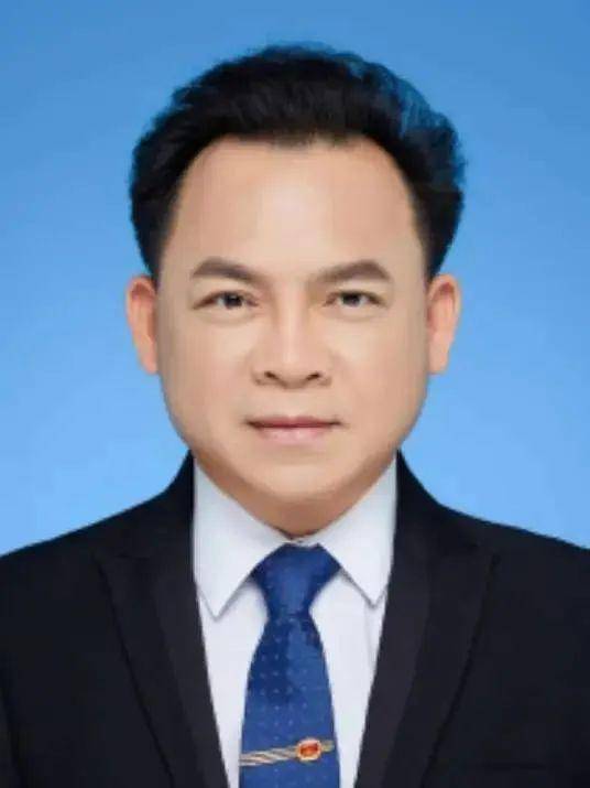 卸任市委书记3天后<strong></p>
<p>搜币</strong>，55岁的他任省政府党组成员！