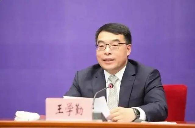 卸任市委书记3天后<strong></p>
<p>搜币</strong>，55岁的他任省政府党组成员！