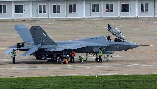 苏-57已在机场转场<strong></p>
<p>币圈数据</strong>,将与歼-35“同台竞技”,中俄卖家秀准备就绪