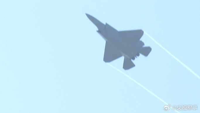 万众期待的歼-35A来了<strong></p>
<p>万维币</strong>!直击现场