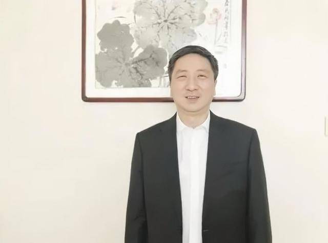 正厅级赵东亮<strong></p>
<p>币圈电报群</strong>，主动交代问题