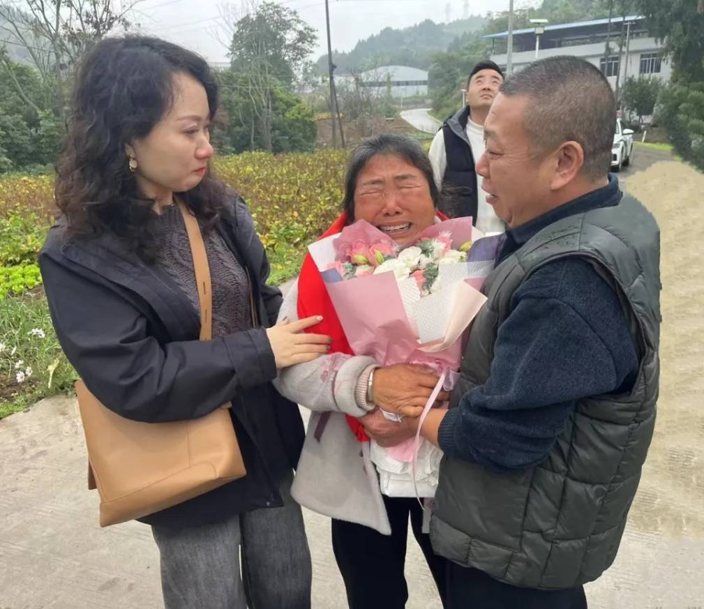 四川三台一女子8岁时被舅舅拐卖<strong></p>
<p>打制币</strong>，44年后与亲人团聚