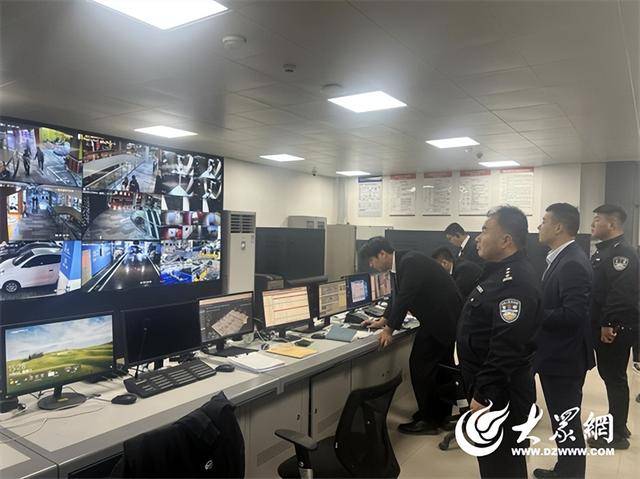 山东济宁一女孩在商场坠亡<strong></p>
<p>打制币</strong>，其倚靠的扶梯玻璃护栏疑似脱落，警方回应