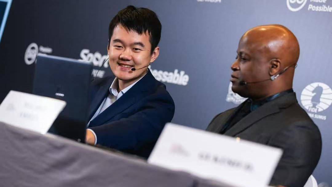 国际象棋世界冠军赛丨教科书级名场面<strong></p>
<p>坐以待币</strong>！来自棋王丁立人的最强反击