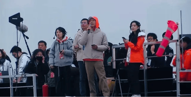 突发坠海<strong></p>
<p>坐以待币</strong>！原因暂不明…赵丽颖等明星发声