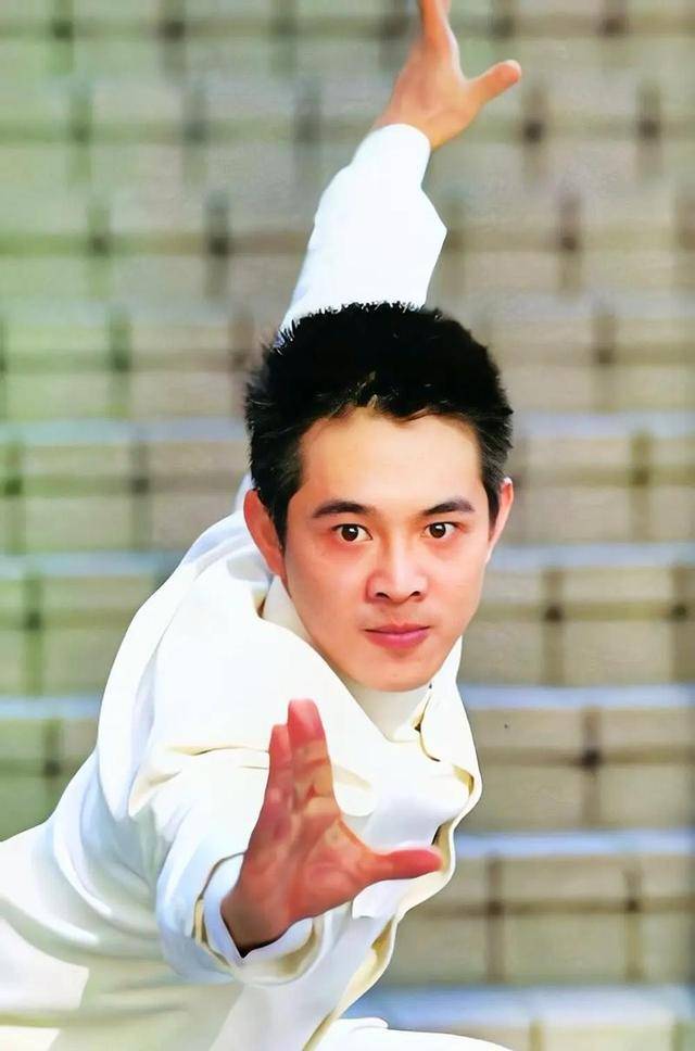 李连杰:后事一切从简<strong></p>
<p>2018币圈</strong>,不用立碑也不用办丧事,树葬海葬都可以