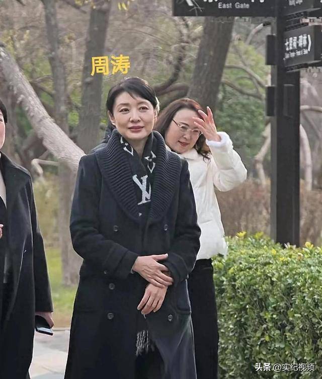 周涛来邯郸<strong></p>
<p>2018币圈</strong>，出圈的竟然是旁边的鸡窝头讲解员，周涛：孩子刚睡醒