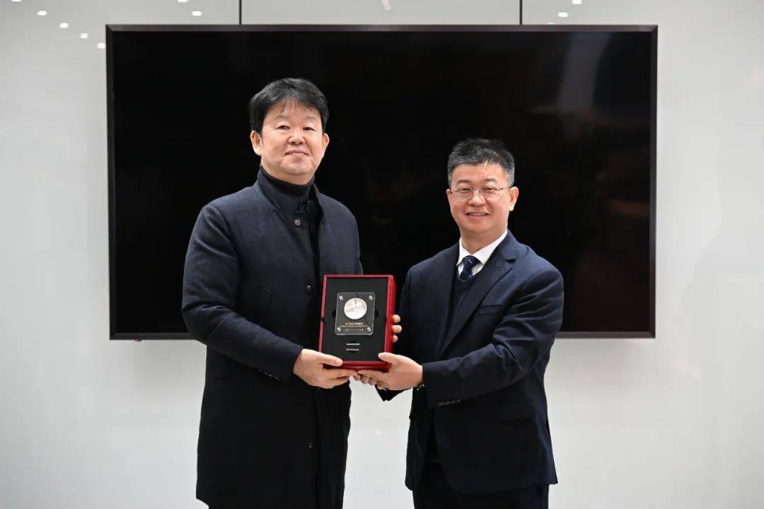 超1000辆<strong></p>
<p>2018币圈</strong>！比亚迪电动大巴这一国家交付破纪录
