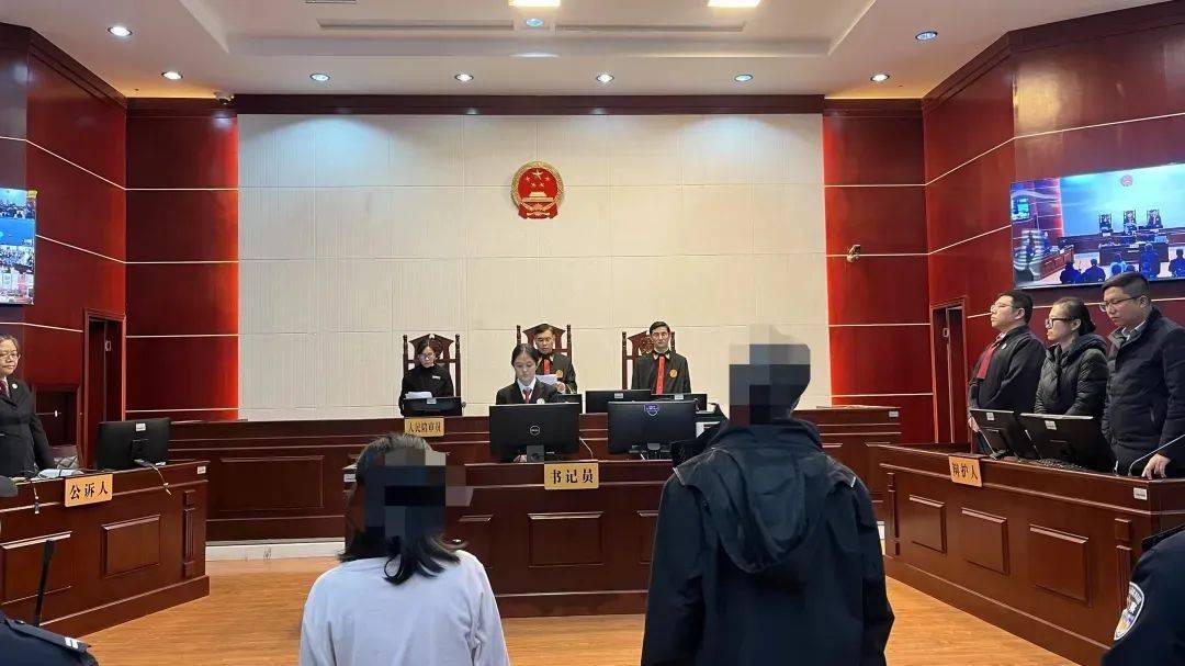 陈某某<strong></p>
<p>币圈老猫</strong>，被判4年！她与医院院长保持不正当男女关系，拿下1.5亿元项目
