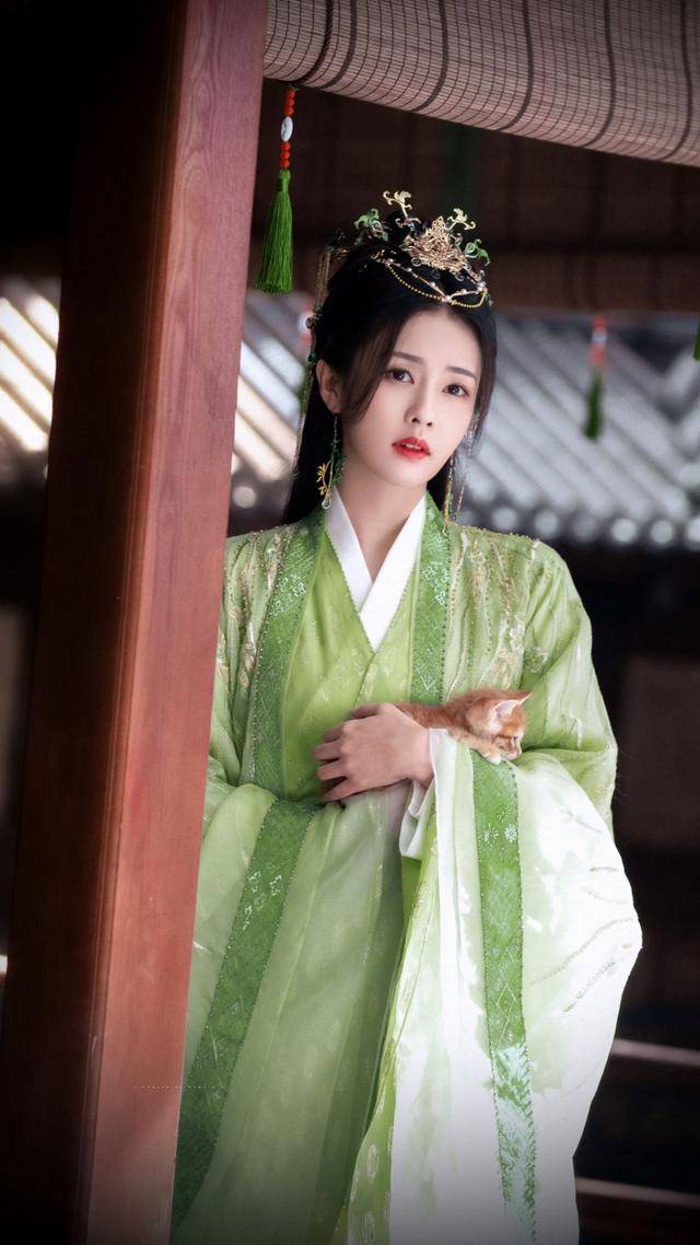 从网红到一线女演员<strong></p>
<p>币圈老猫</strong>，非科班演技却很好，诠释了越努力越幸运