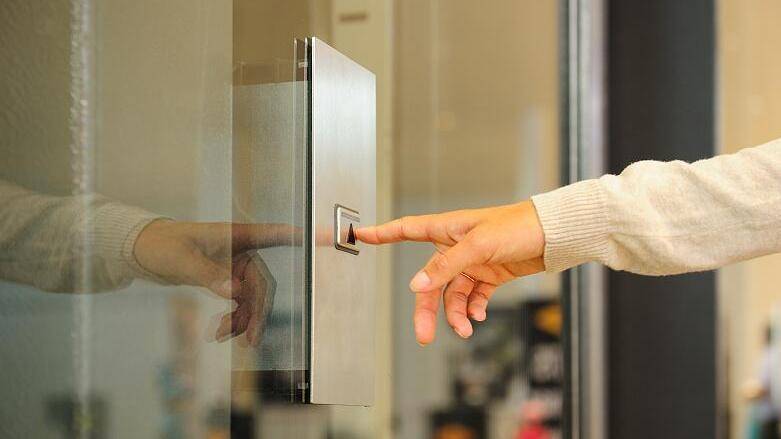 内蒙古一地产公司涉嫌在某楼使用未经检验的电梯<strong></p>
<p>币子</strong>,市监局:罚款3万元