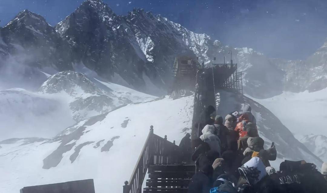 有游客被困玉龙雪山山顶<strong></p>
<p>炒币割韭菜</strong>？景区回应：现在是雪山风季 已实行限流