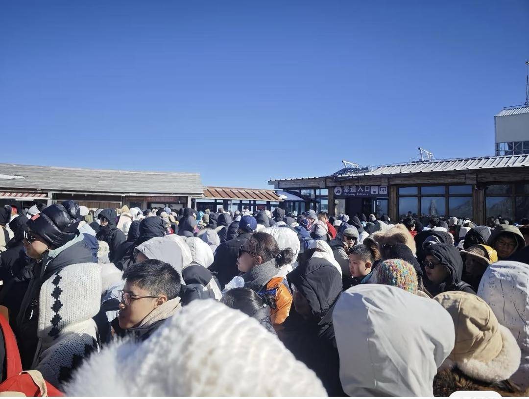 有游客被困玉龙雪山山顶<strong></p>
<p>炒币割韭菜</strong>？景区回应：现在是雪山风季 已实行限流
