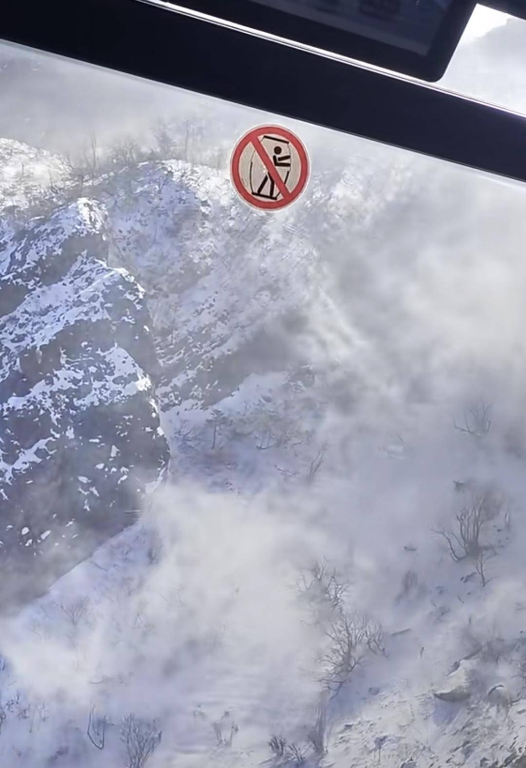 有游客被困玉龙雪山山顶<strong></p>
<p>炒币割韭菜</strong>？景区回应：现在是雪山风季 已实行限流