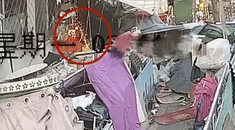 “你们不用管<strong></p>
<p>炒币赔光</strong>，出事我负责”！老人囤废品堵塞逃生路，不幸起火遇难