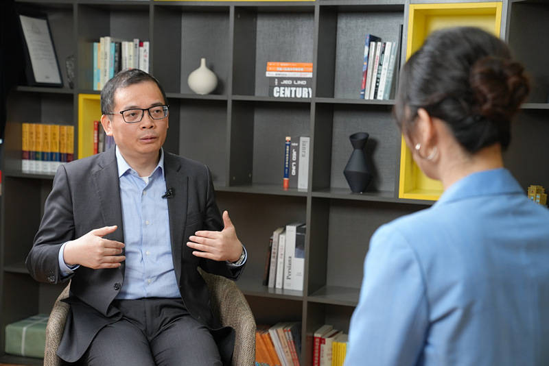 陆挺：1.7亿农村老人月均养老金200多<strong></p>
<p>十元人命币</strong>，农民的社保没跟上国家经济发展