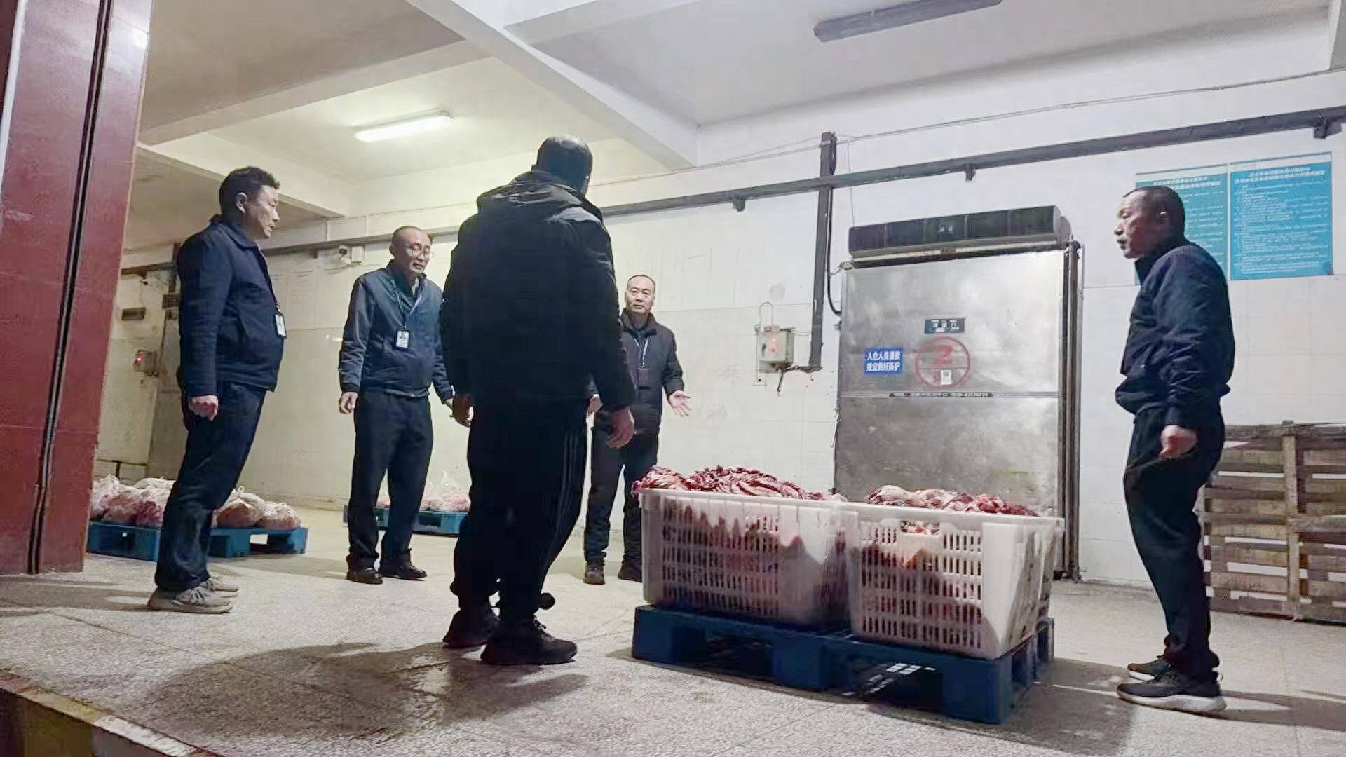 给活牛插管注水每头增重80斤！四川荣县警方破获一起售卖注水牛肉案<strong></p>
<p>炒币神话</strong>，5人被抓