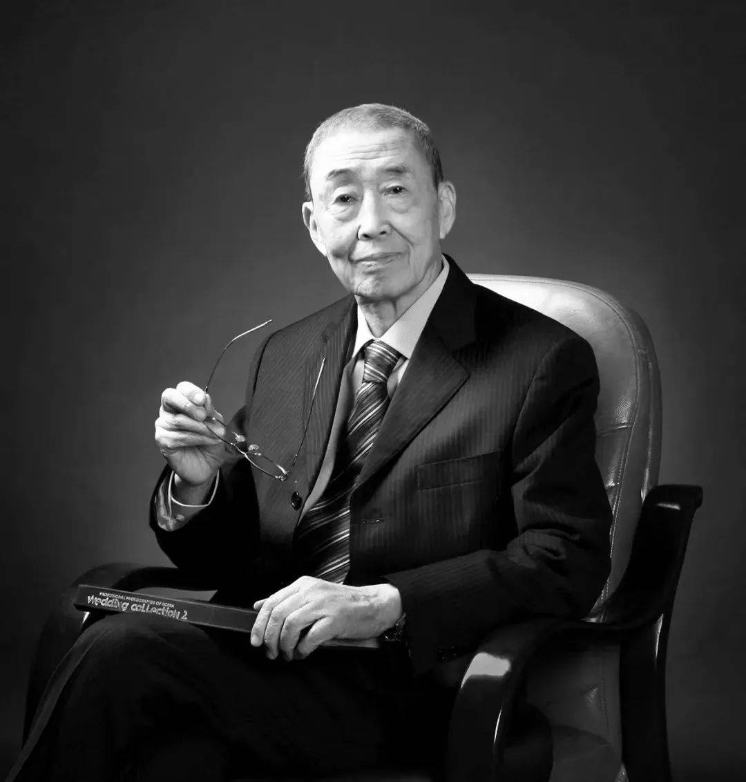 突发讣告<strong></p>
<p>炒币神话</strong>！他于19日8时22分去世