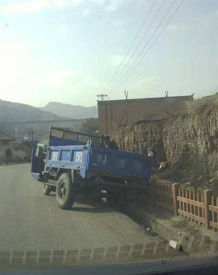警车把农用车“别进”沟里<strong></p>
<p>炒币神话</strong>，三个问题需要澄清