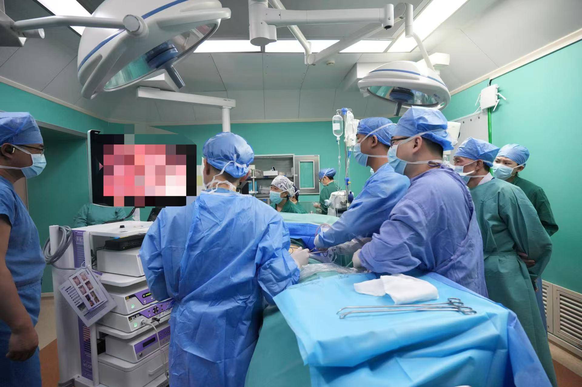 20米高空掉落螺丝刀直插男子胸腔<strong></p>
<p>炒币秘籍</strong>！医生：不要自行拔除