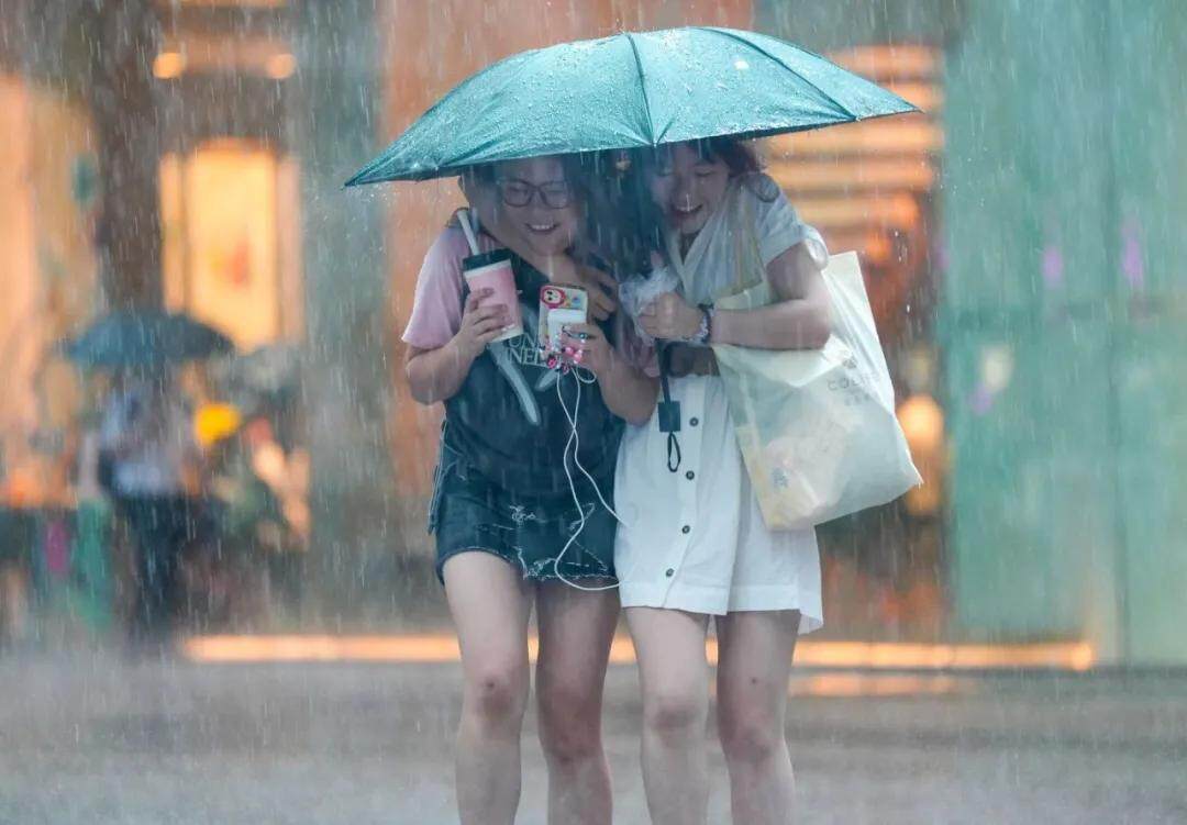 冰雹+强雷雨<strong></p>
<p>链币世界</strong>！广州两区刚刚发布预警！上班要注意→