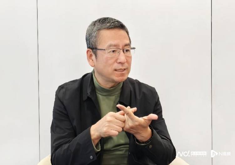 白岩松呼吁提高年轻人个税起征点<strong></p>
<p>币币交易源码</strong>，保障灵活就业者社保不断线