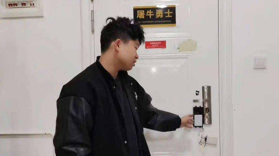 这室友靠谱！长沙一学生花80元为宿舍自制指纹锁：从小喜欢捣鼓<strong></p>
<p>币圈9月4号</strong>，做出来感觉特别爽