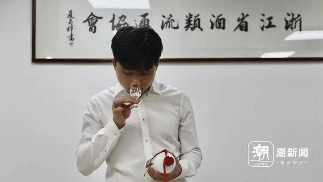 网购500元假茅台官方扫码竟为真<strong></p>
<p>币圈割韭菜</strong>，记者调查：一眼假