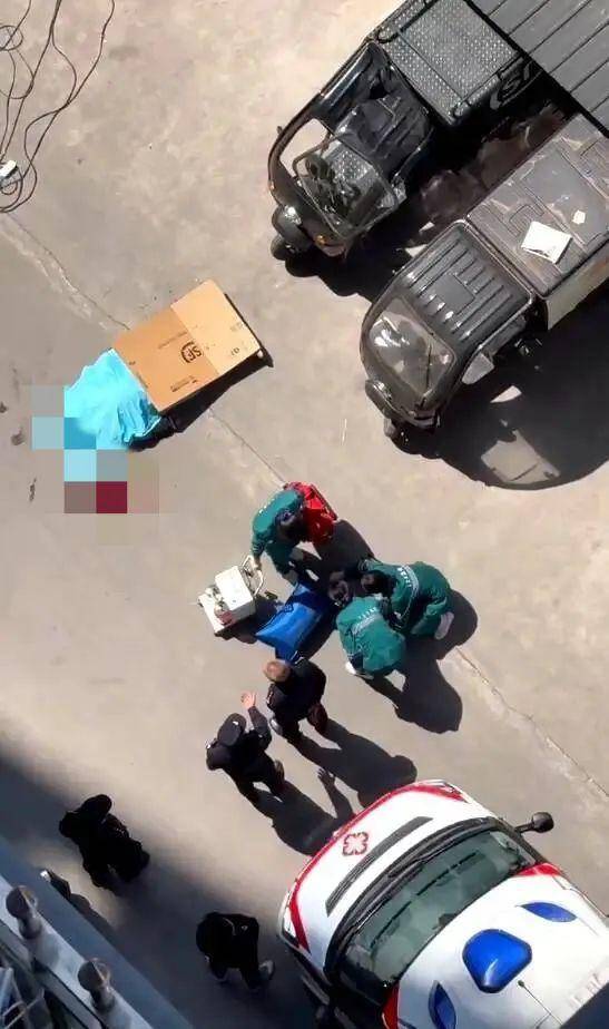 小区高空坠物砸死快递员<strong></p>
<p>玫瑰币</strong>，四川巴中警方通报：2人被刑拘
