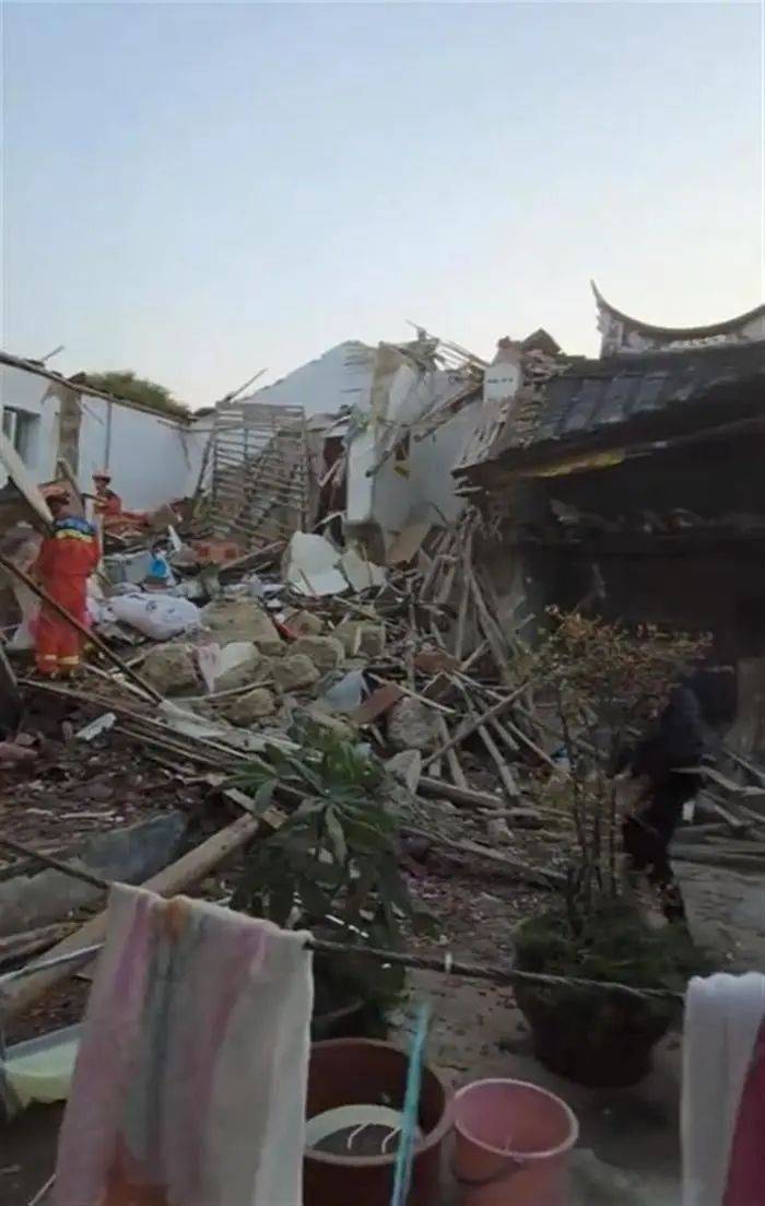 福建一民宅倒塌7人被埋<strong></p>
<p>孪生币</strong>，亲历者：房龄已超60年