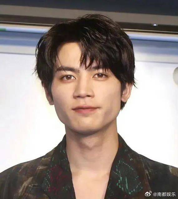 热搜第一<strong></p>
<p>币事</strong>！24岁男演员不幸去世