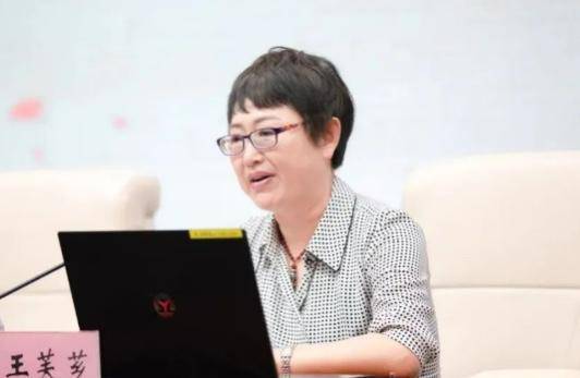 吉林一女官员被查！当过扫黑办主任<strong></p>
<p>每日币圈</strong>，她曾说“吃人家的嘴短，拿人家的手短”