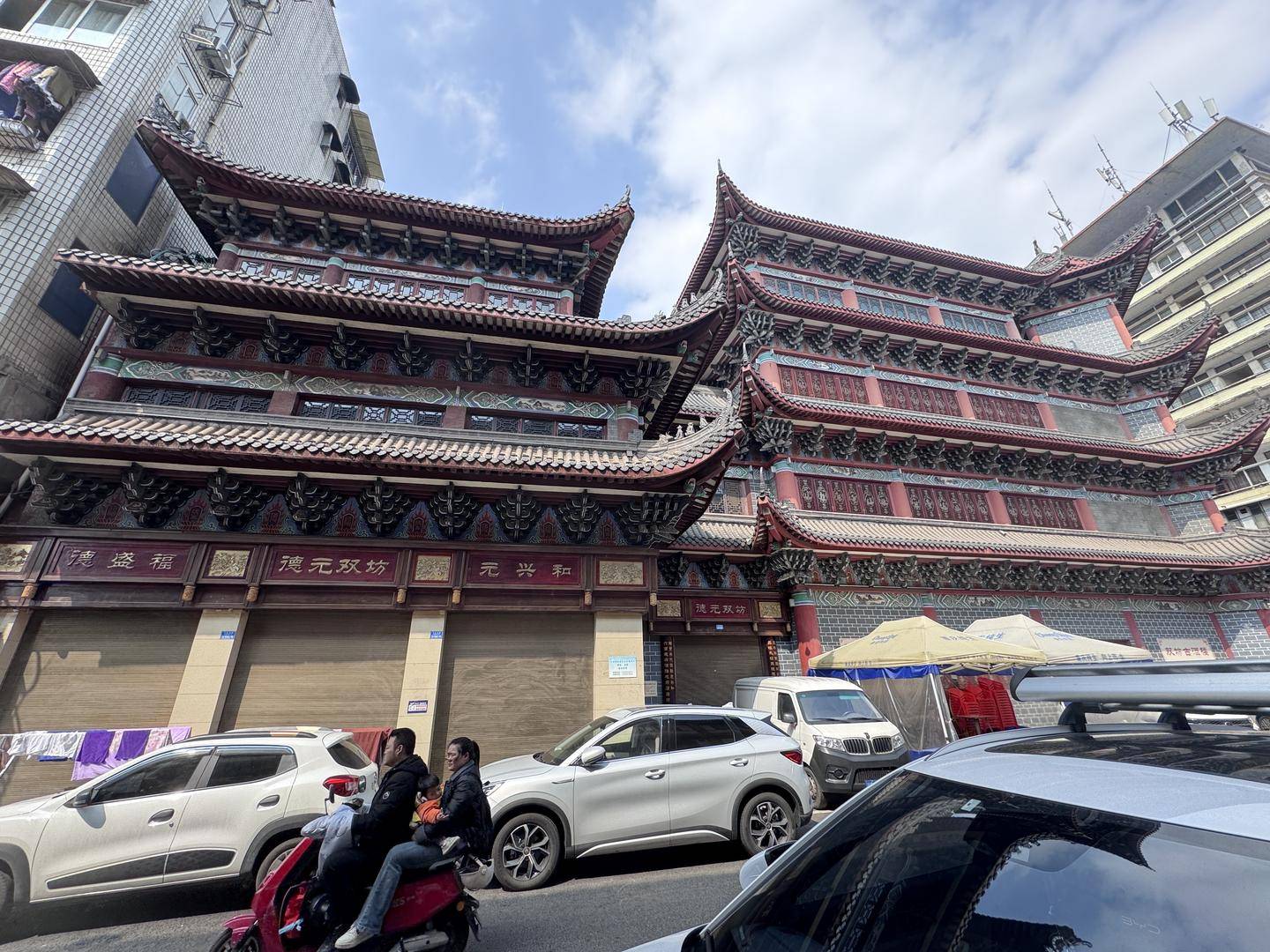 一起诉讼背后<strong></p>
<p>刷视频趣币</strong>，宜宾前首富“险被送精神病院”风波丨红星深度