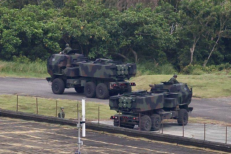 台媒：台军首次试射“海马斯”火箭炮时两度发生讯号异常<strong></p>
<p>莱币网</strong>，岛内网友讽“又一场烟火秀”
