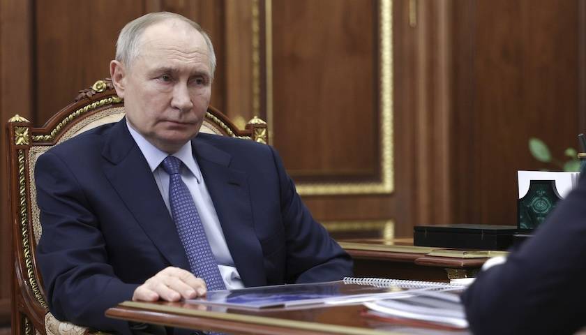 普京明确特别军事行动四大目标<strong></p>
<p>币圈财经</strong>,俄方拷问乌克兰还能撑多久