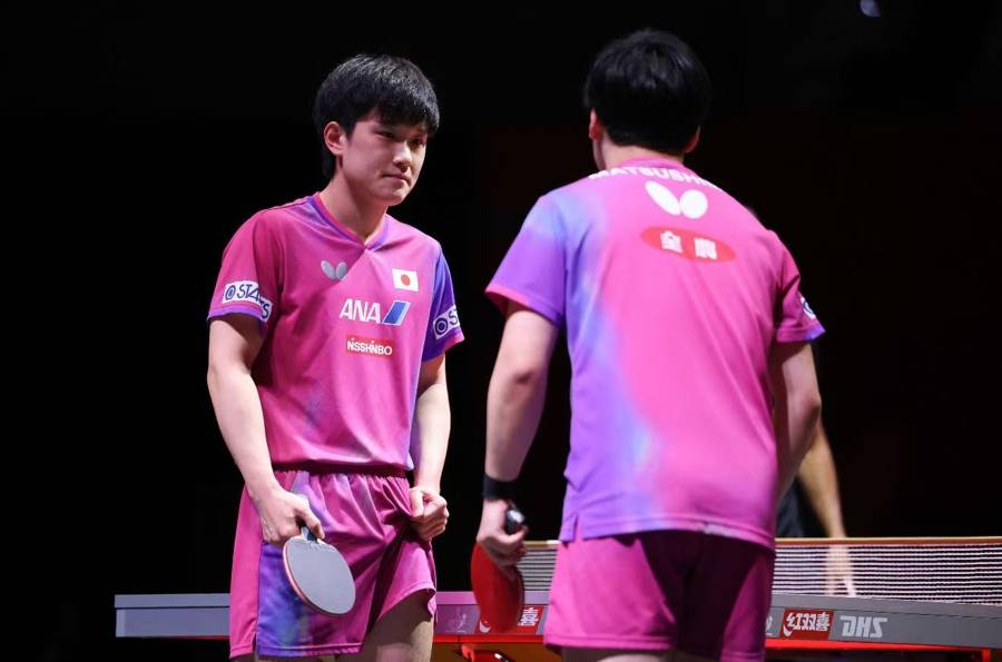 多哈世乒赛｜张本智和男单男双双线告负<strong></p>
<p>红币网</strong>，第五次世乒赛之旅草草收兵