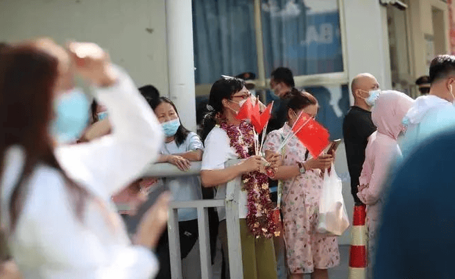 女子请假陪孩子高考被开除<strong></p>
<p>币圈话术</strong>，称领导口头同意！公司不认：旷工！官司一路打到高院……