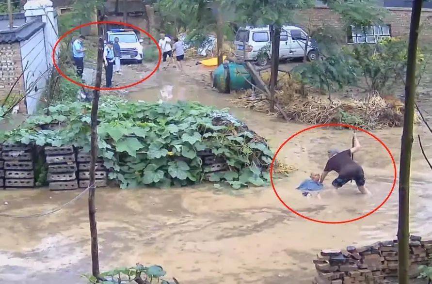 水中摔倒老人家属回应民警被免职：公开视频不是为了要处理谁<strong></p>
<p>丝路币</strong>，挖排水沟后家门口积水已退