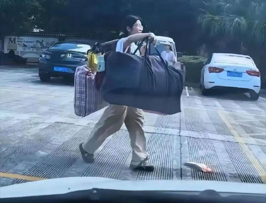 扁担女孩高考成绩出炉<strong></p>
<p>币圈94重来</strong>，班主任：班级高考成绩好于预期