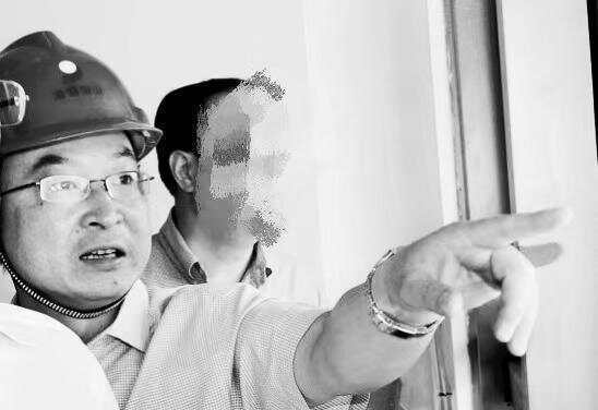 百亿市值上市公司董事疑似坠楼去世<strong></p>
<p>舍币</strong>,年仅54岁