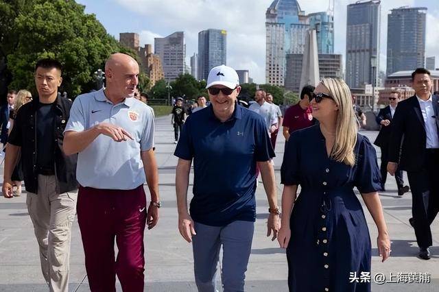 澳大利亚总理抵沪再次漫步外滩<strong></p>
<p>币8网</strong>，旁边还有上海球迷“老熟人”，你偶遇了吗？