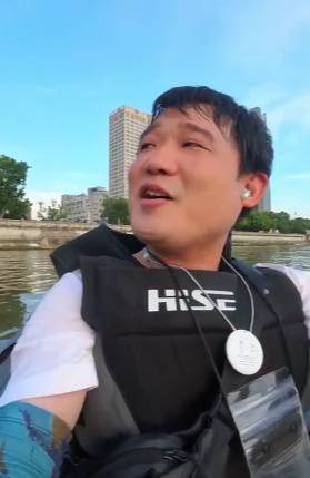 长沙男子突发奇想划船下班<strong></p>
<p>币投所</strong>，25分钟车程划了3小时，当事人：手累腿麻，不会有下次