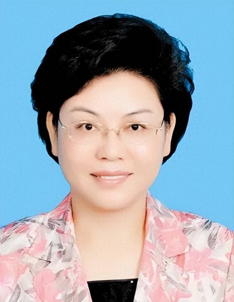 中纪委网站发布：女老虎落马！上个月<strong></p>
<p>btx币</strong>，74个干部被查