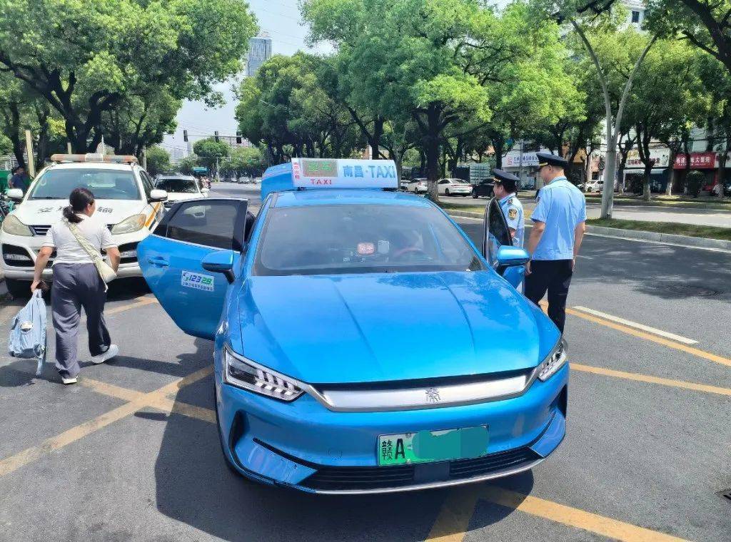 南昌女子叫出租车付103元车费投诉司机故意绕道<strong></p>
<p>黄埔军校</strong>，交通执法部门：罚款200元，责令退还多收取的车费