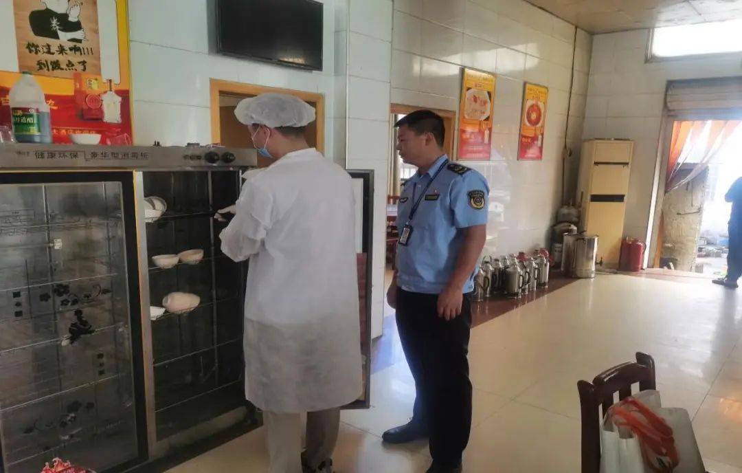 【县市动态】老河口：开展夏季餐饮具专项抽检把好餐桌安全源头关